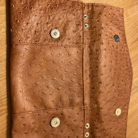 Etui Ostrich Embossed Leather Clutch in Tan - Picture 4 of 10